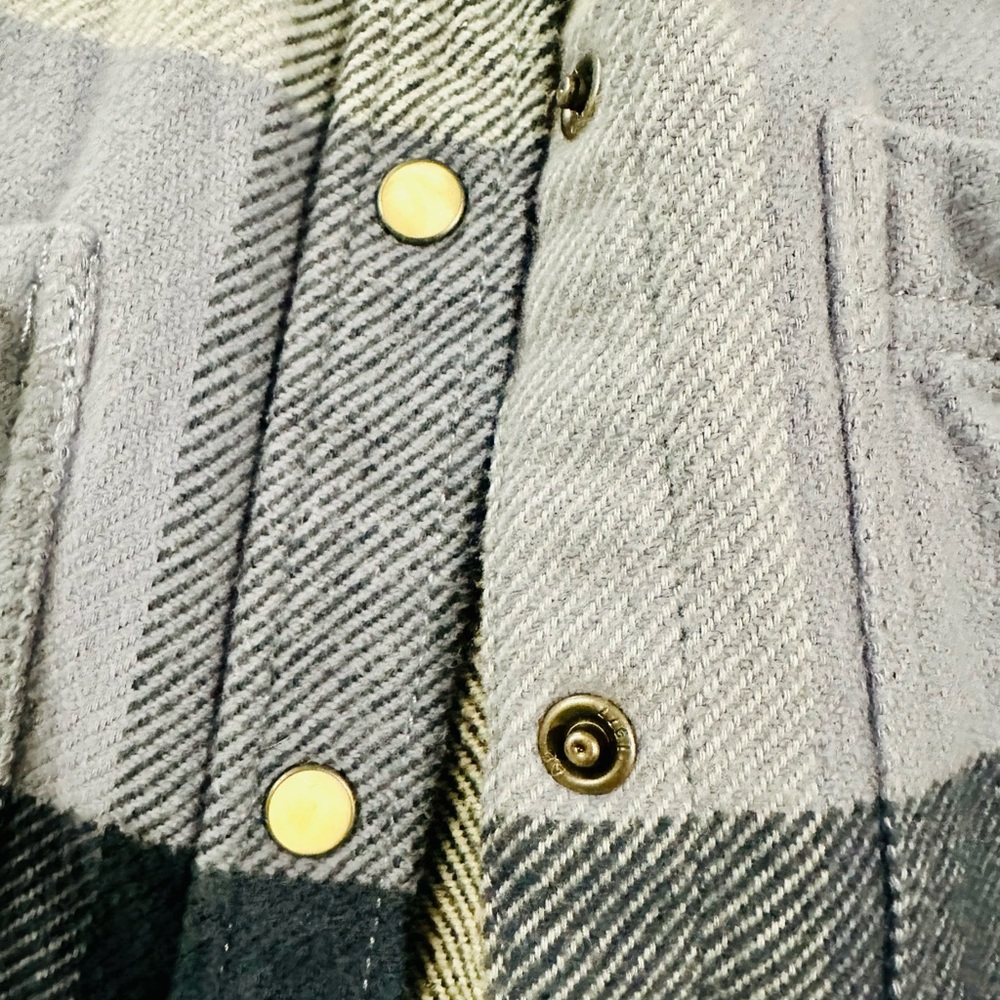 Ladies Shacket - Picture 4 of 4